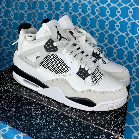 Nike air jordan 4 Men’s size 8.5 military black retro og rare sneakers wmns new